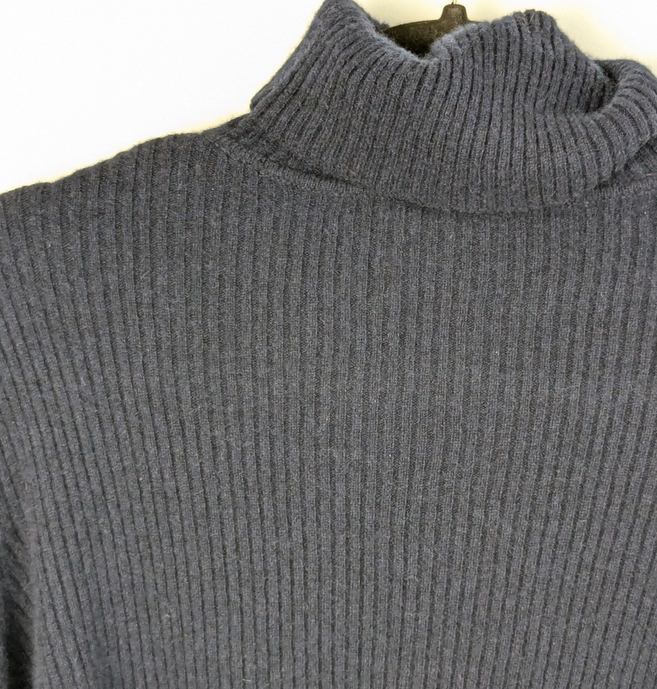 Reformation • Luisa Cropped Cashmere Sweater - Picture 3 of 9